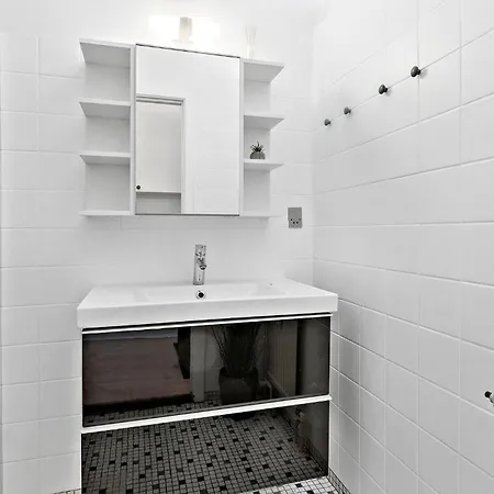 Amazing Apartment In Allinge Apartamento *