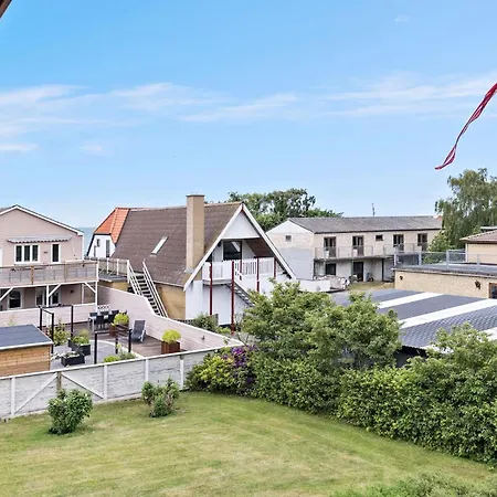 Amazing Apartment In Allinge Apartamento *